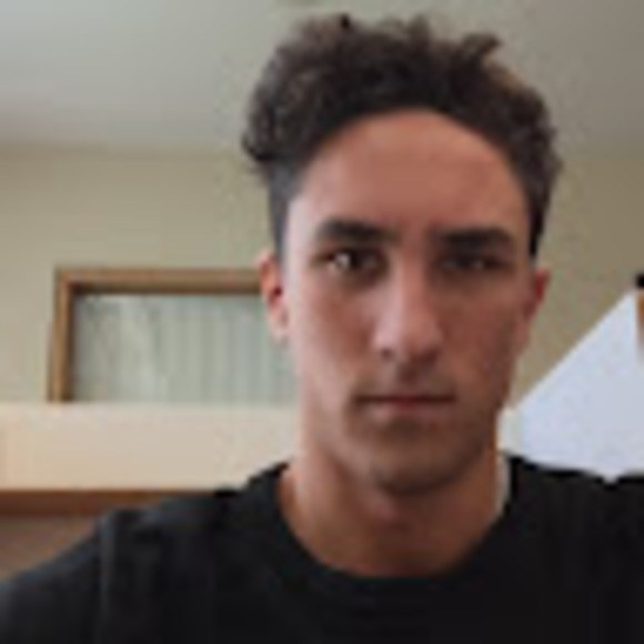 Profile Picture of Andrew Palmer (@andrwplmr) on Poshmark
