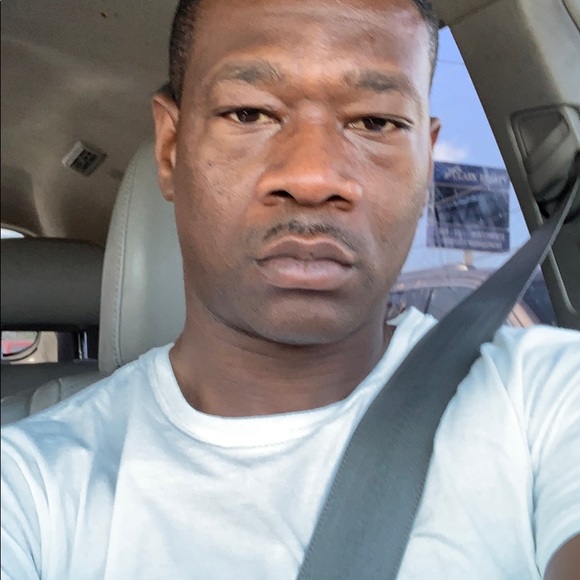 Profile Picture of Vernard Moore (@bjmoore21) on Poshmark
