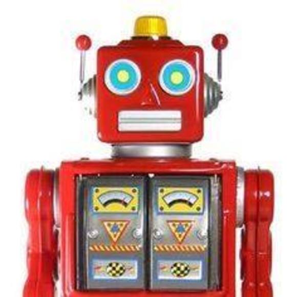 Profile Picture of Retro Heros (@retroheros) on Poshmark