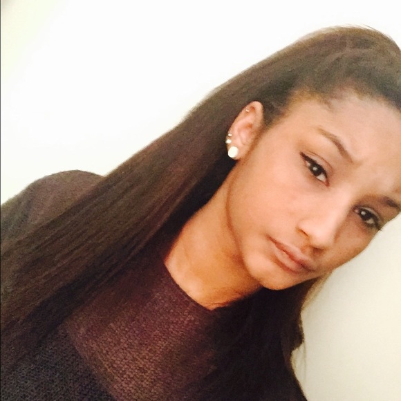 Profile Picture of Simone Mack (@macksi) on Poshmark