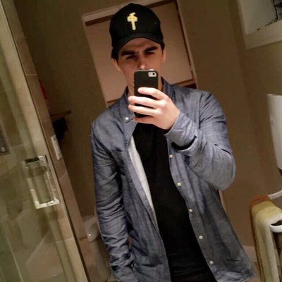 Profile Picture of Jonathan Larocque.L (@JoLarocque) on Twitter