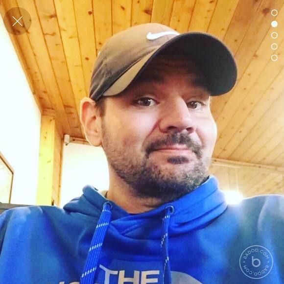 Profile Picture of Eric Harless (@eharless031) on Poshmark