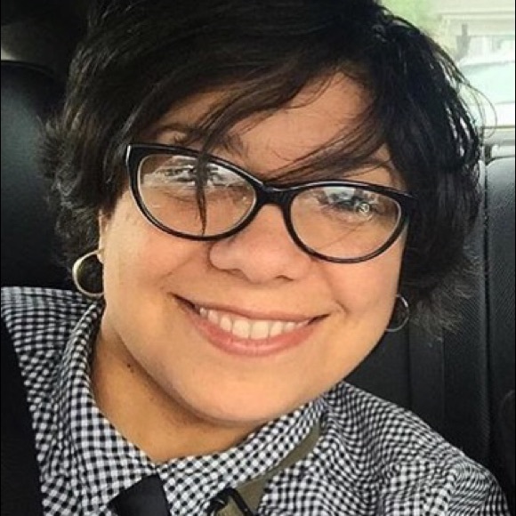 Profile Picture of Ari Silva (@arisilva68) on Poshmark