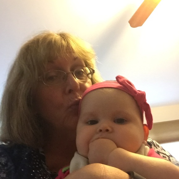 Profile Picture of Kathy Newhard (@knewhard) on Poshmark