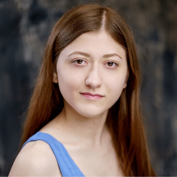 Emily Bahula - Poshmark Profile Picture of Emily Bahula (@emilybahula) on Poshmark