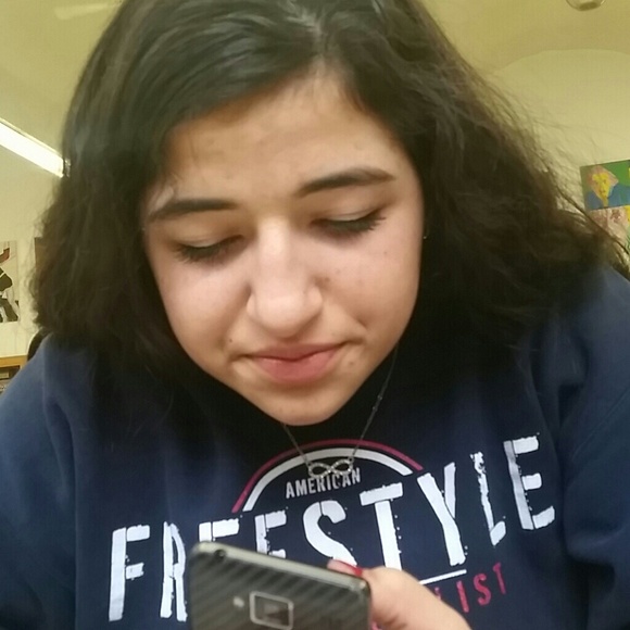 Profile Picture of Emily Sassman (@gohawkbb14) on Poshmark