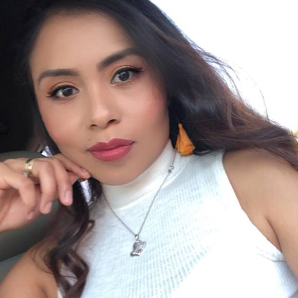 Profile Picture of Anahi Villegas (@anahivillegas) on Poshmark