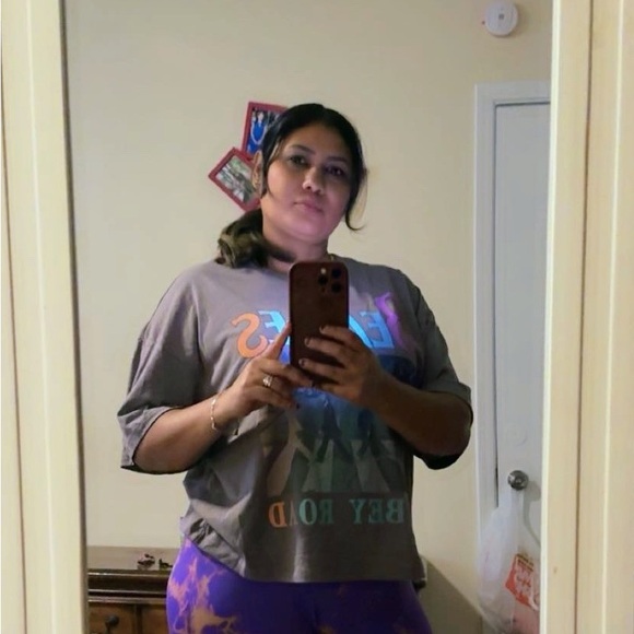 Profile Picture of Escobar Escobar (@escobarescob152) on Poshmark