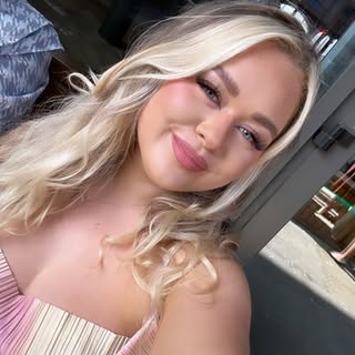 Profile Picture of Florence Knight (@florenceknight) on Instagram