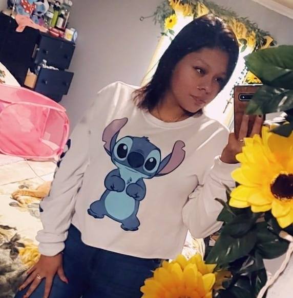 Profile Picture of Dulce Jimenez (@pequenacandy) on Poshmark