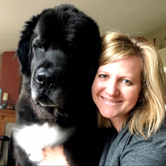 Amanda Utz - Poshmark Profile Picture of Amanda Utz (@amandau17) on Poshmark