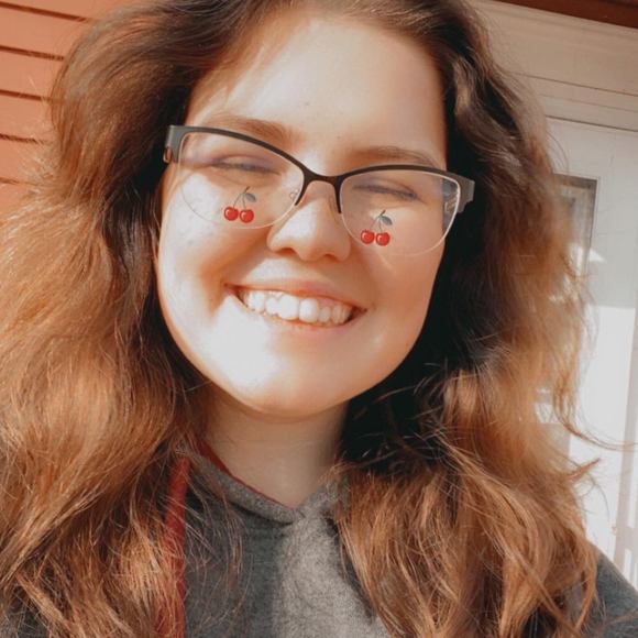 Profile Picture of Marlie Champeny (@marliechampeny) on Poshmark