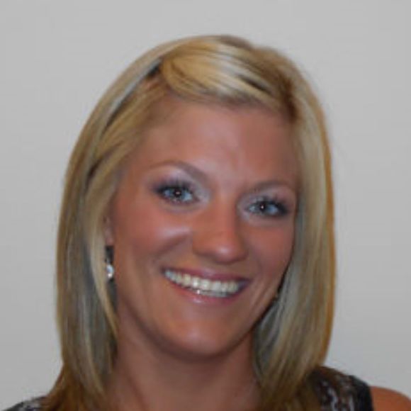 Profile Picture of Sarah Schulkins (@skschu2) on Poshmark