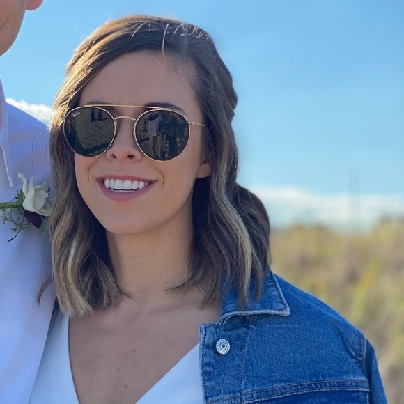 Profile Picture of Clare Donnelly (@cm_donnelly) on Poshmark