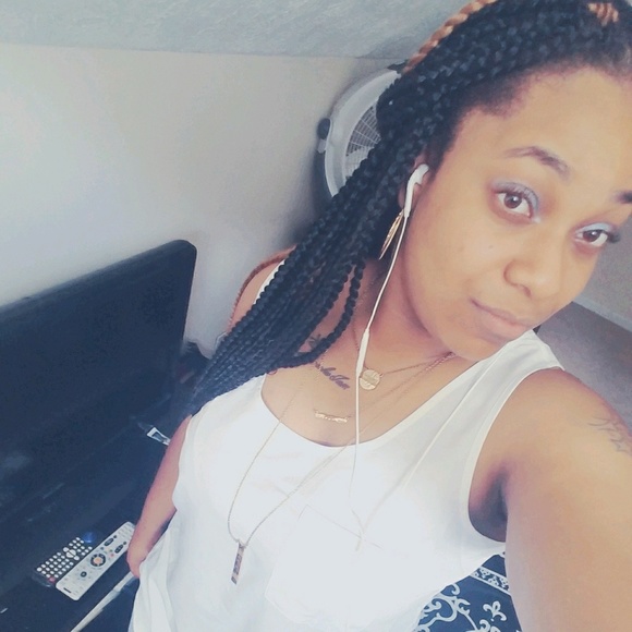 Profile Picture of Kayonna Scheanette (@kscheanette) on Poshmark
