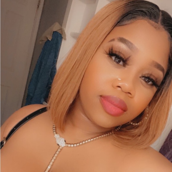 Profile Picture of Nina Pembleton (@miracle_family) on Poshmark