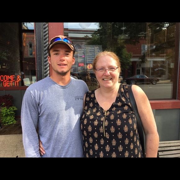 Profile Picture of Cindy Wadlow (@triplemom99) on Poshmark