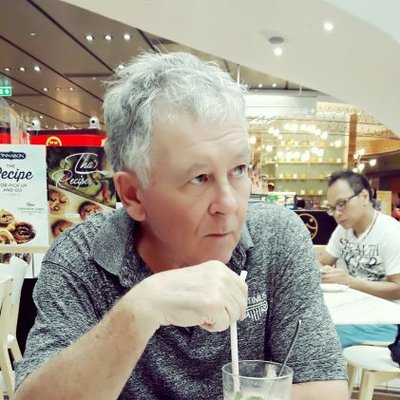 Profile Picture of Ray Bloom (@RayBloom11) on Twitter