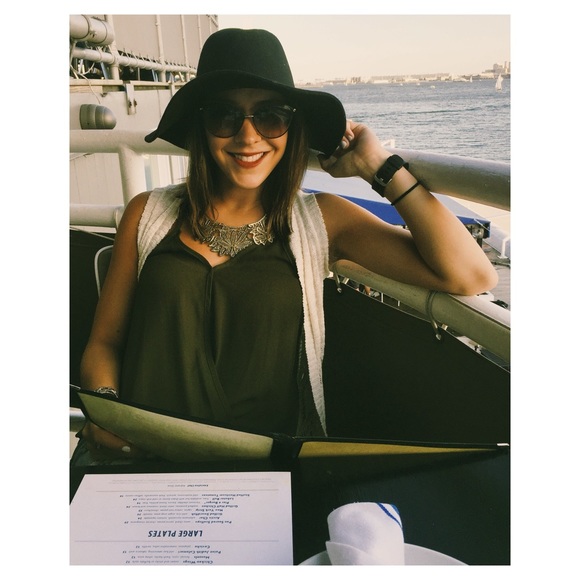 Profile Picture of Jacquelyn Snell (@jsnell333) on Poshmark