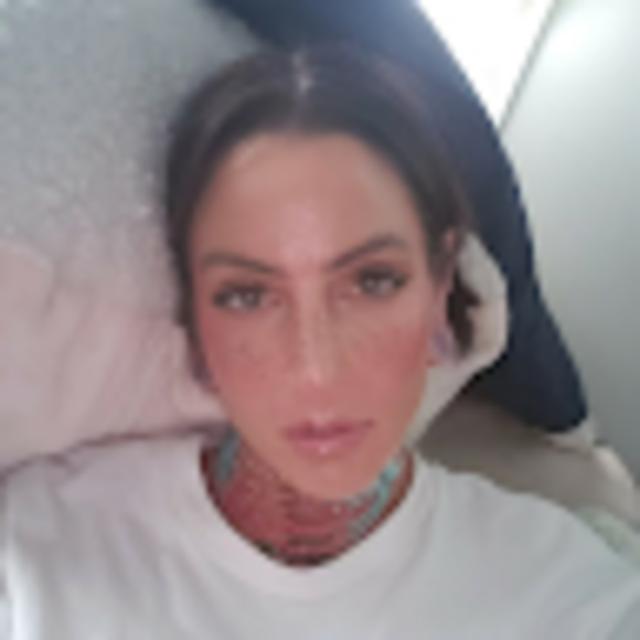 Brianne Tarver - Poshmark Profile Picture of Brianne Tarver (@gwenlou06) on Poshmark