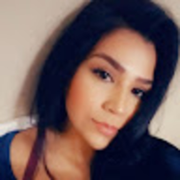 Profile Picture of Sandra Quintero (@slyquin87) on Poshmark