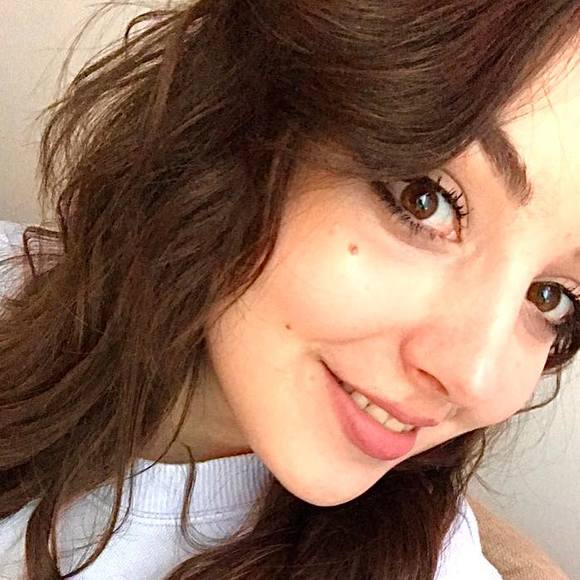 Profile Picture of Katie Carreau (@mrs_know_all) on Poshmark