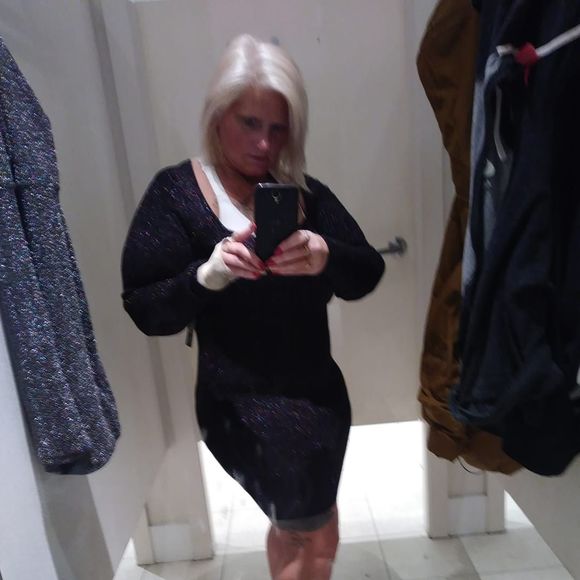 Profile Picture of Julie Dickerson (@julie_6868) on Poshmark