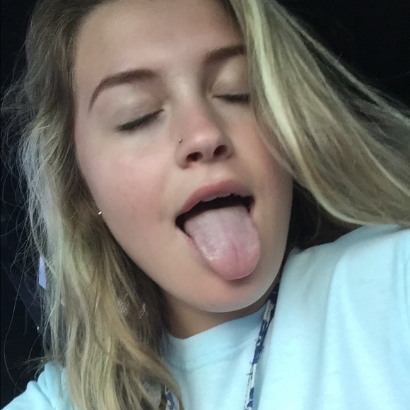 Profile Picture of Gracie Sanson (@graciesanson1) on Poshmark