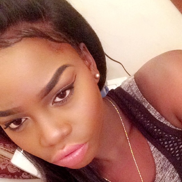 Nyakiam Domach - Poshmark Profile Picture of Nyakiam Domach (@kkiamp) on Poshmark