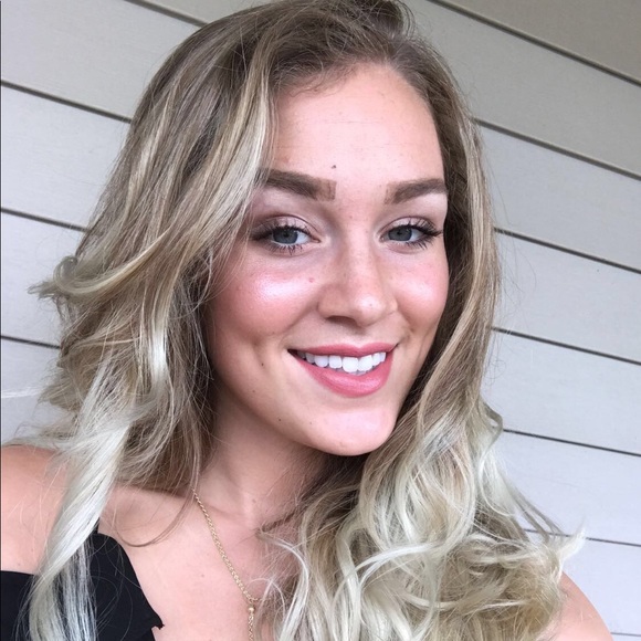 Profile Picture of Shannon Schilinski (@sschilinski) on Poshmark