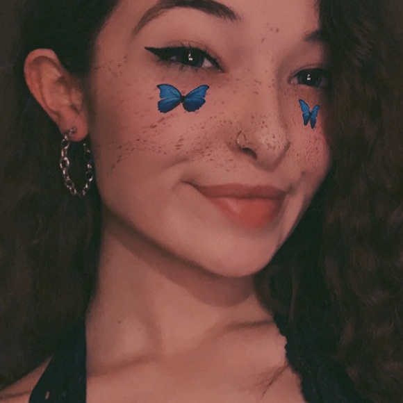 Profile Picture of Kerri Chase (@lilkurry) on Poshmark