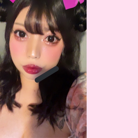 Profile Picture of Gabriella Chavez (@gabriellacha640) on Poshmark