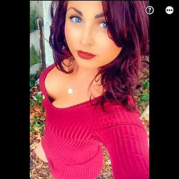 Profile Picture of Maria Waldbaum (@mve221) on Poshmark