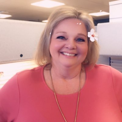Profile Picture of Laurie Neff (@llaurie20) on Twitter