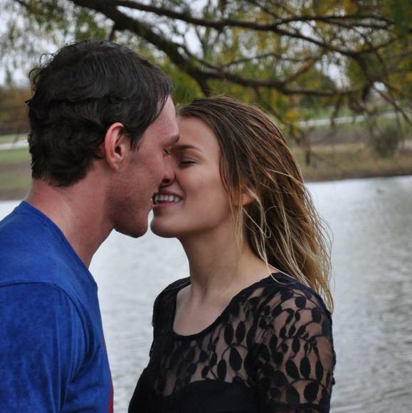 Profile Picture of Alyssa Stires (@stirestires) on Poshmark