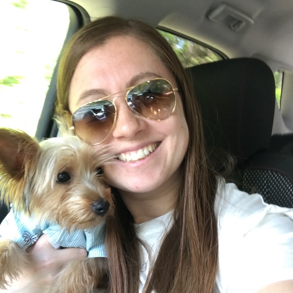 Profile Picture of Raphaella Altruda-kandefer (@raphakandefet) on Poshmark