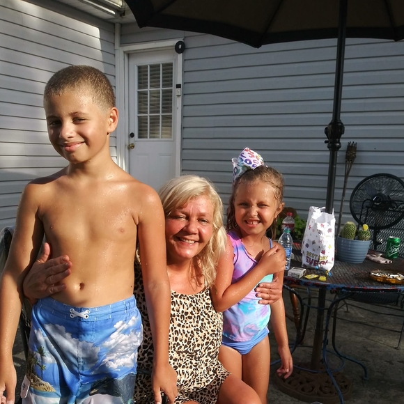Profile Picture of Debbie Hight-dailey (@ddailey1251966) on Poshmark