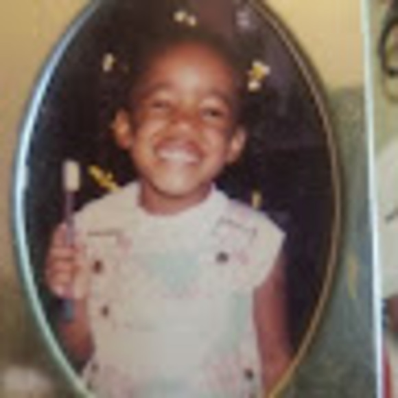 Profile Picture of Cierra Freeman (@clf5118) on Poshmark