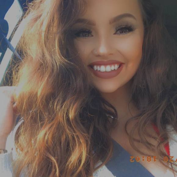Profile Picture of Jessica Albertson (@jessicarowe21) on Poshmark