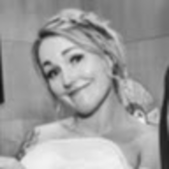 Profile Picture of Georgia-may Thuesen (@gthuesen) on Poshmark