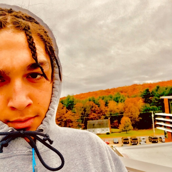 Profile Picture of Jonathan Castro (@johncastro12116) on Poshmark