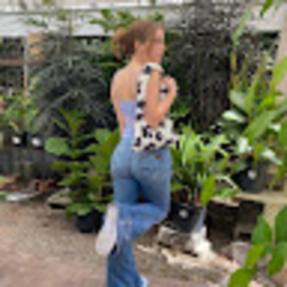 Profile Picture of Lily Haron (@lilyharon) on Poshmark