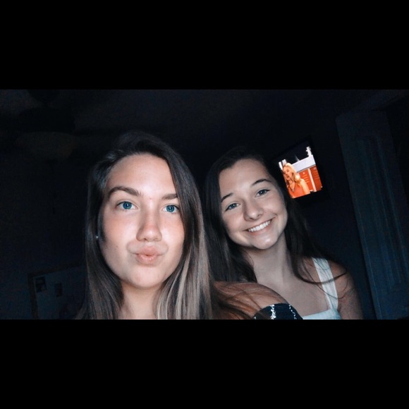 Profile Picture of Carly Mcclellan (@caaarrlyyyyy) on Poshmark