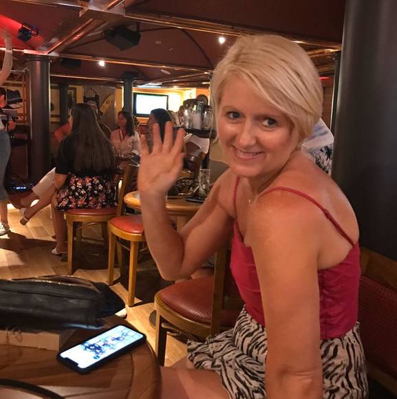 Profile Picture of Lisa Comport (@lisacomport) on Poshmark