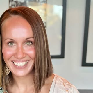 Profile Picture of Sharli 🌱 Homeschool | Motherhood | Adventure (@inklingsofanne) on Instagram