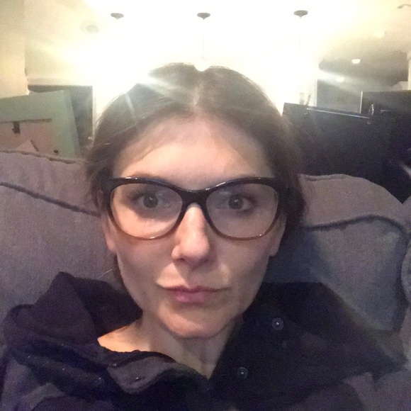 Profile Picture of Lavette Shrem (@lavettestyle) on Poshmark