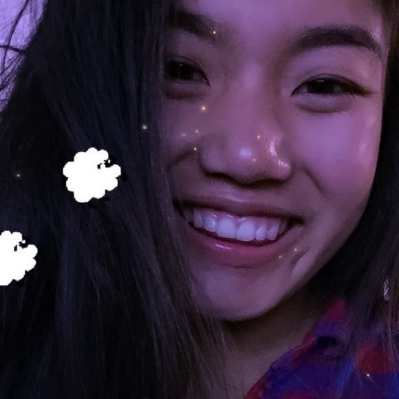 Profile Picture of Gabby Boado (@gabado) on Poshmark