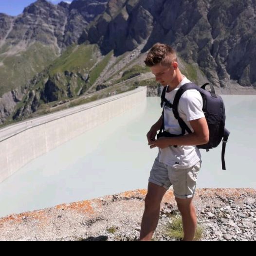 Profile Picture of Robert Lock (@robert__lock) on Tiktok