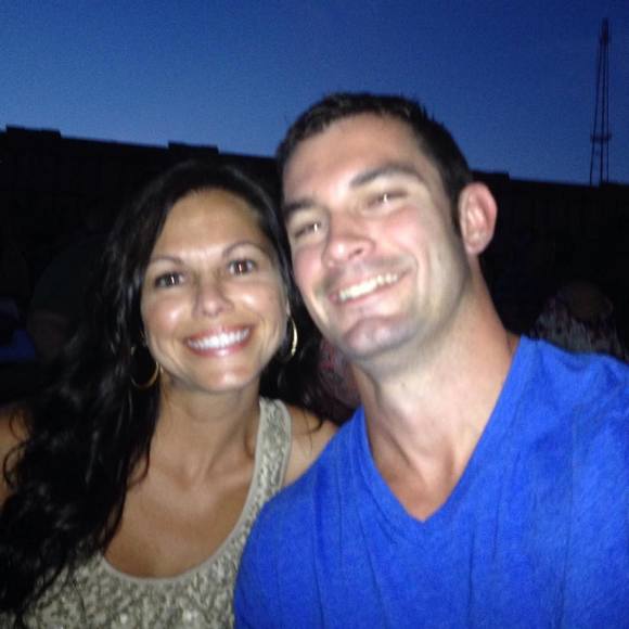 Profile Picture of Shellie n brian Thomas (@shelliet76) on Poshmark