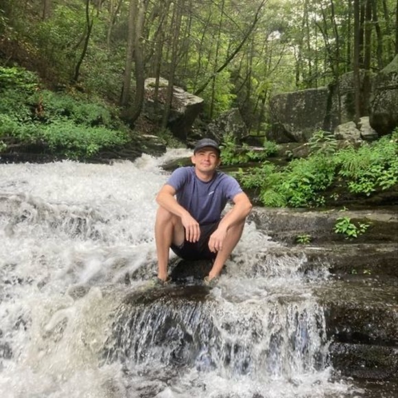 Profile Picture of David Posada (@davidposada11) on Poshmark